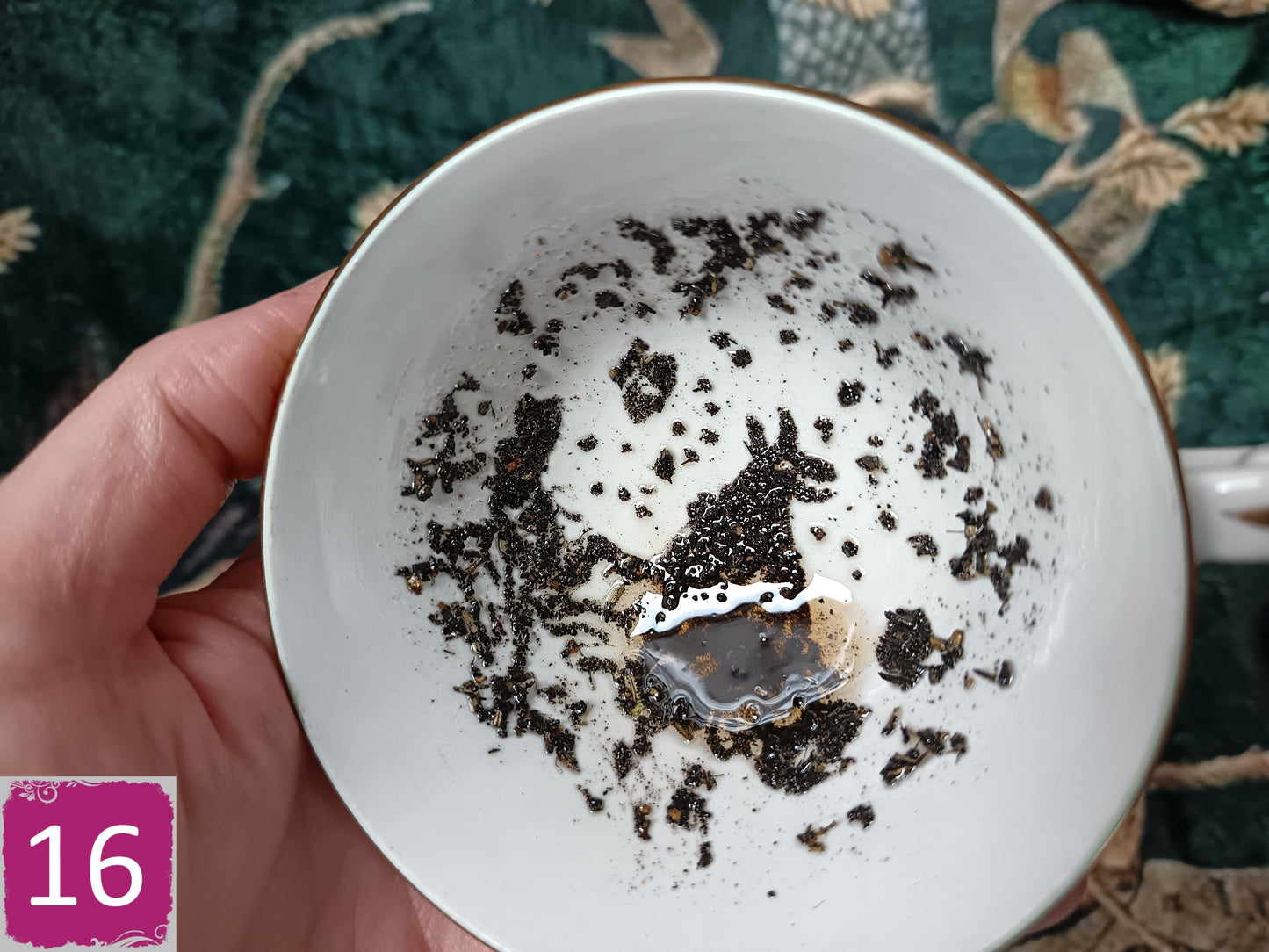 Tasse divination avec soucoupe