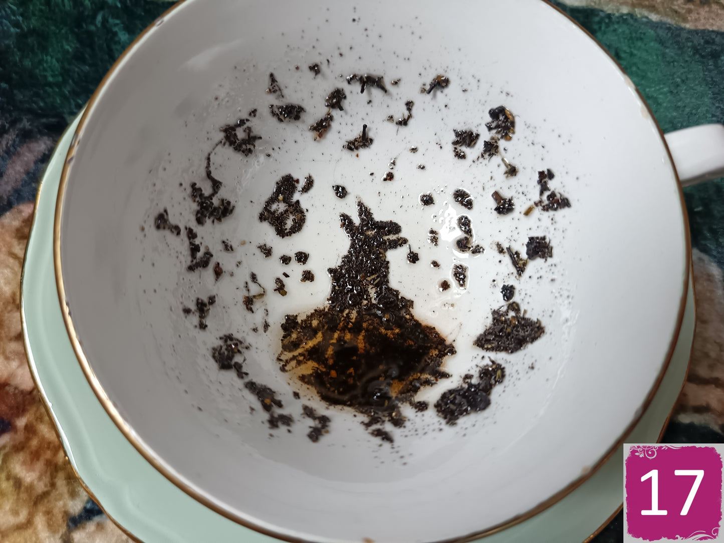Tasse divination avec soucoupe