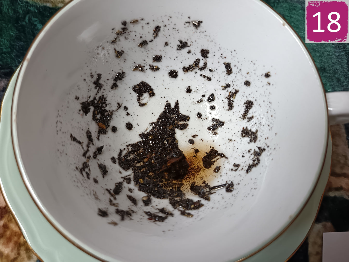Tasse divination avec soucoupe