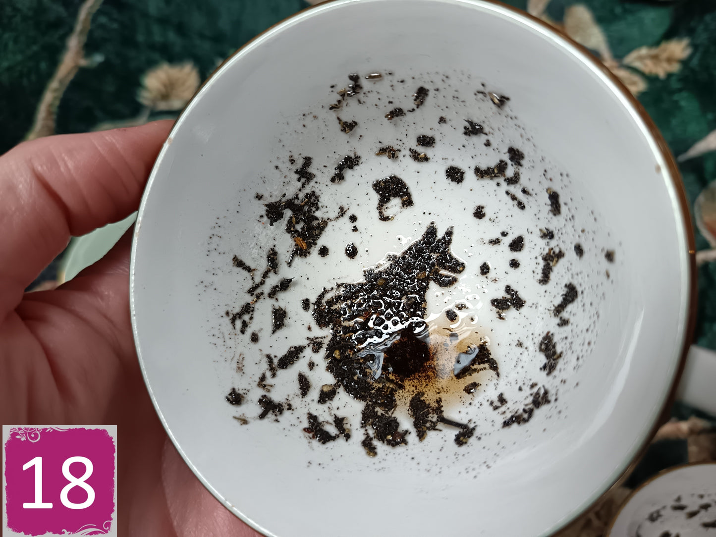 Tasse divination avec soucoupe