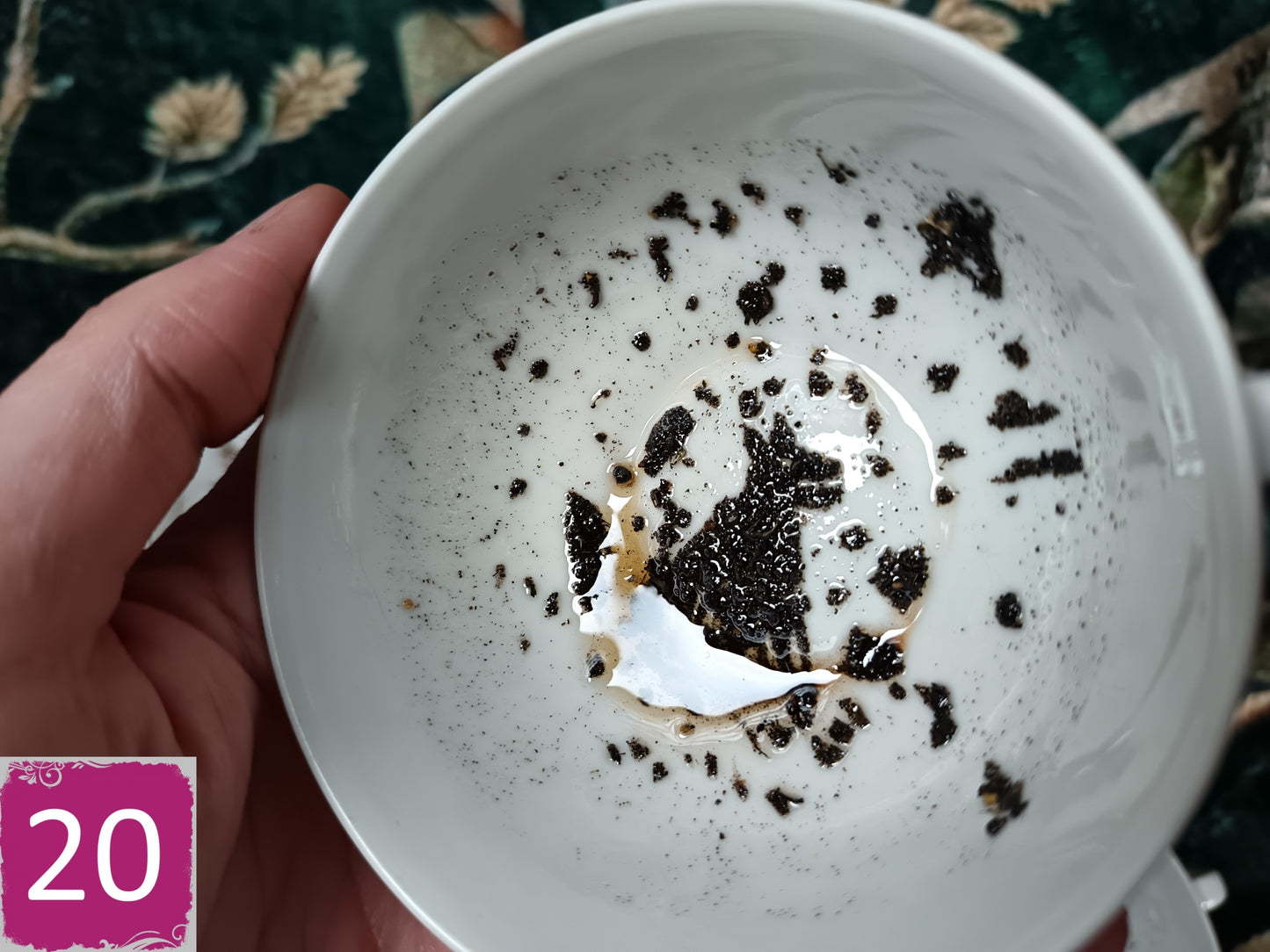 Tasse de divination avec soucoupe