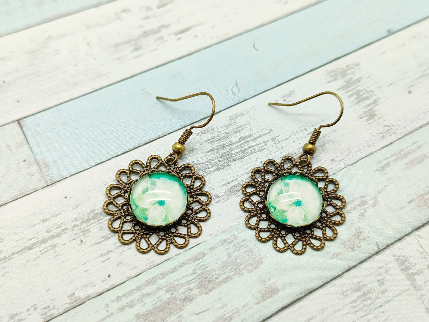 Boucles cabochons fleurs