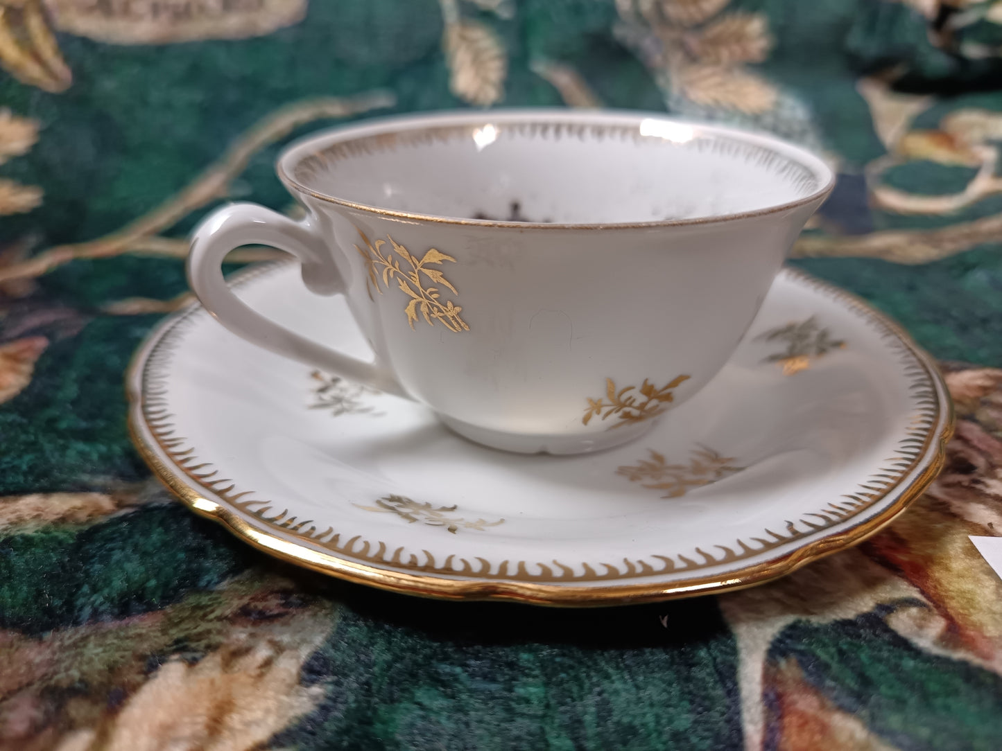 Tasse de divination avec soucoupe