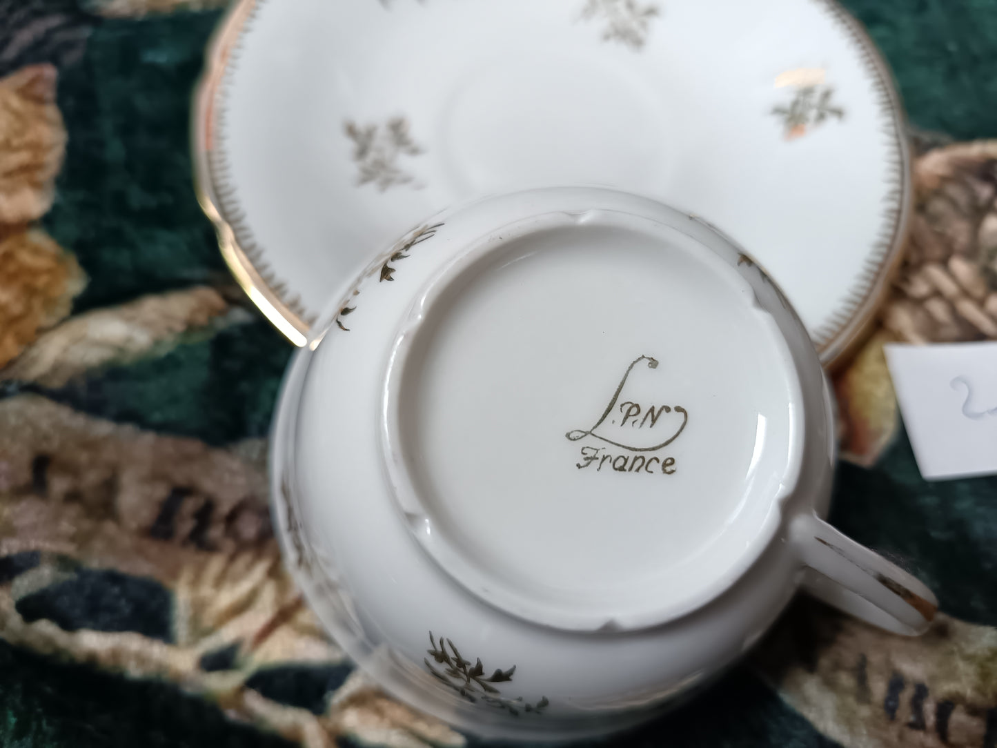 Tasse de divination avec soucoupe